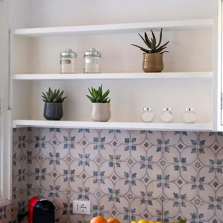 Donna Amalia In Mondello *